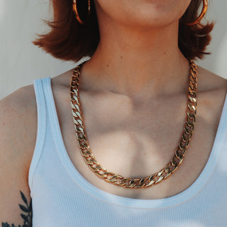 Thick gold chain necklace